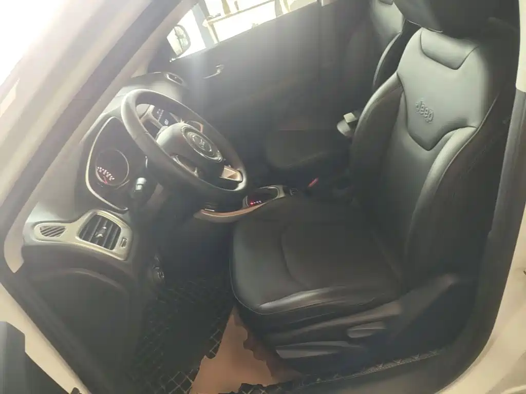 Jeep Compass 2019 — фото 15