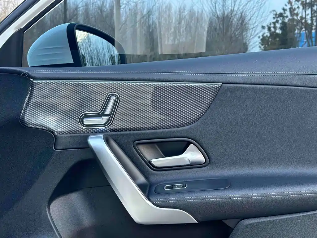 Mercedes-Benz A-Class 2022 — фото 11