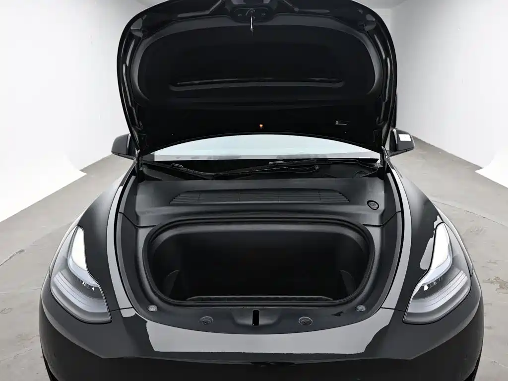Tesla Model Y 2023 — фото 17