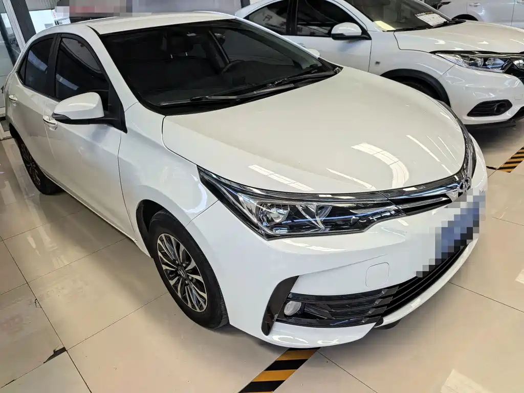 Toyota Corolla 2018 — фото 3
