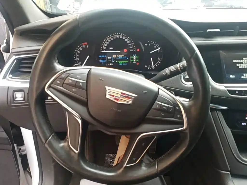 Cadillac XT5 2018 — фото 11
