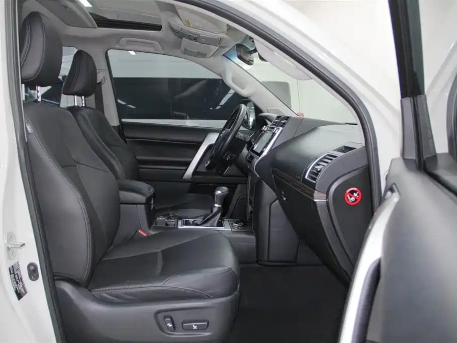 Toyota Prado 2020 — фото 10