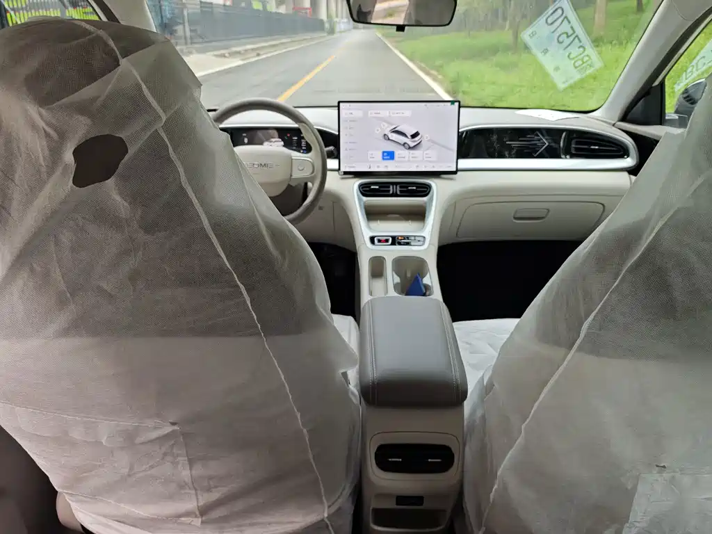 Geely Galaxy Starwish 2026 — фото 10