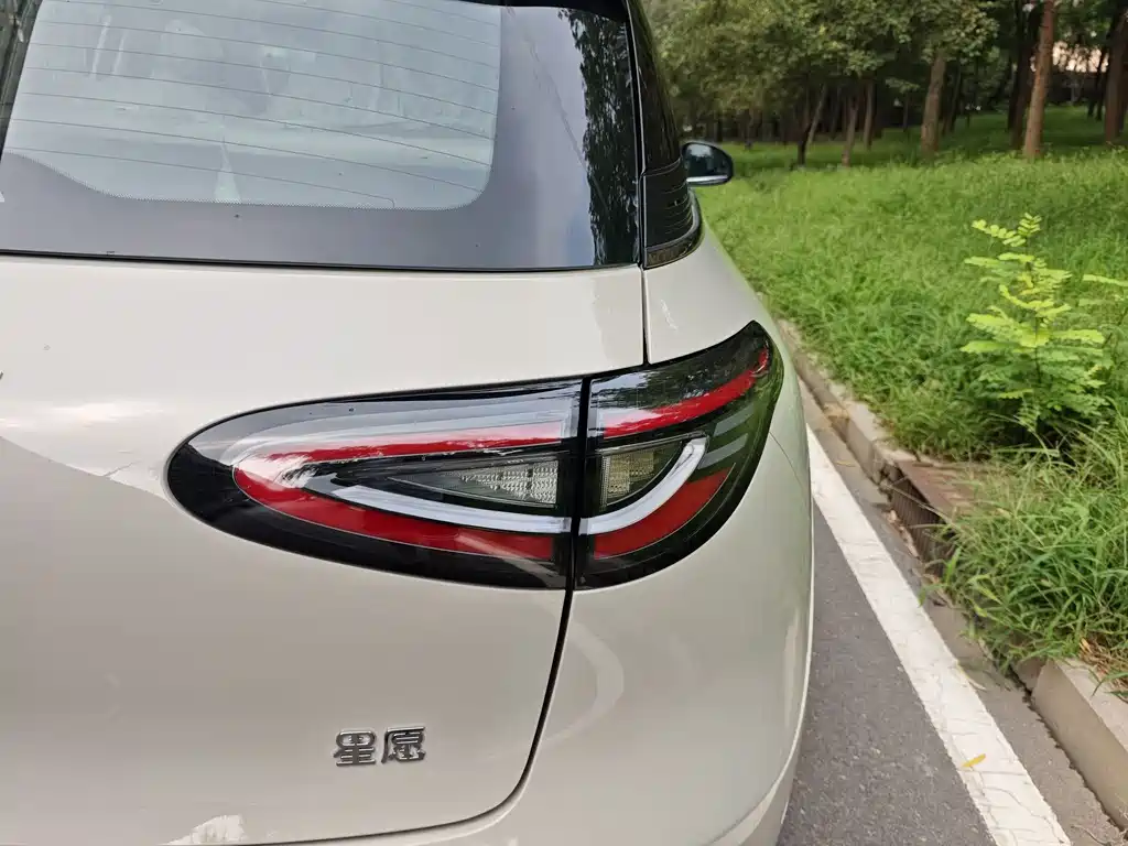 Geely Galaxy Starwish 2026 — фото 15