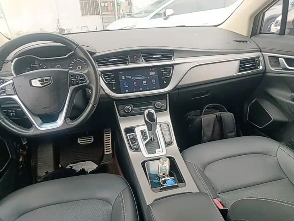 Geely Emgrand GS 2018 — фото 13
