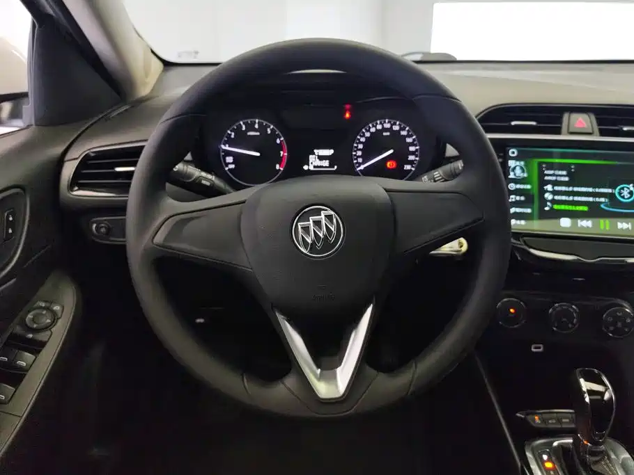 Buick Excelle 2018 — фото 14