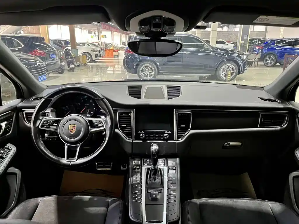 Porsche Macan 2018 — фото 8
