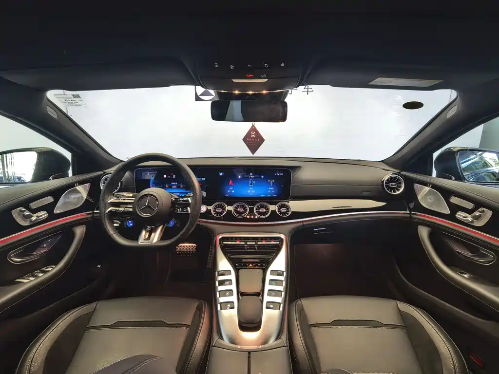Mercedes-Benz AMG GT 2025 — фото 15
