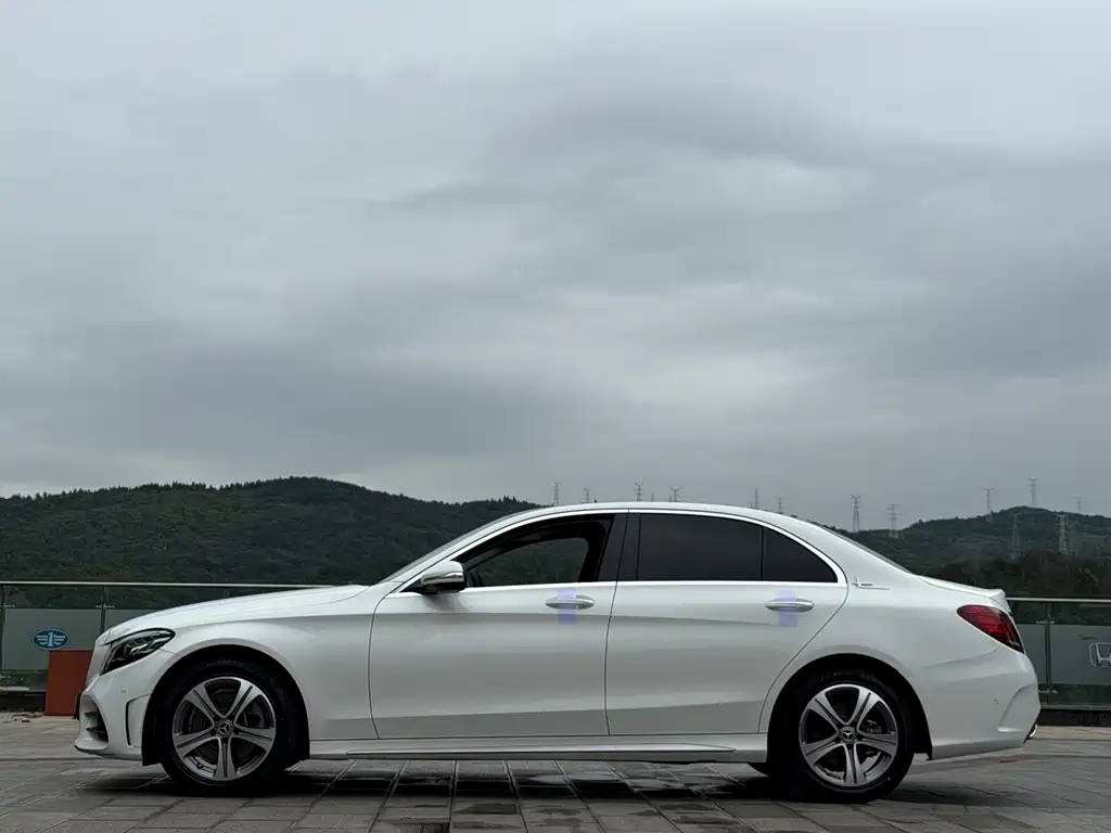 Mercedes-Benz C-Class 2019 — фото 10