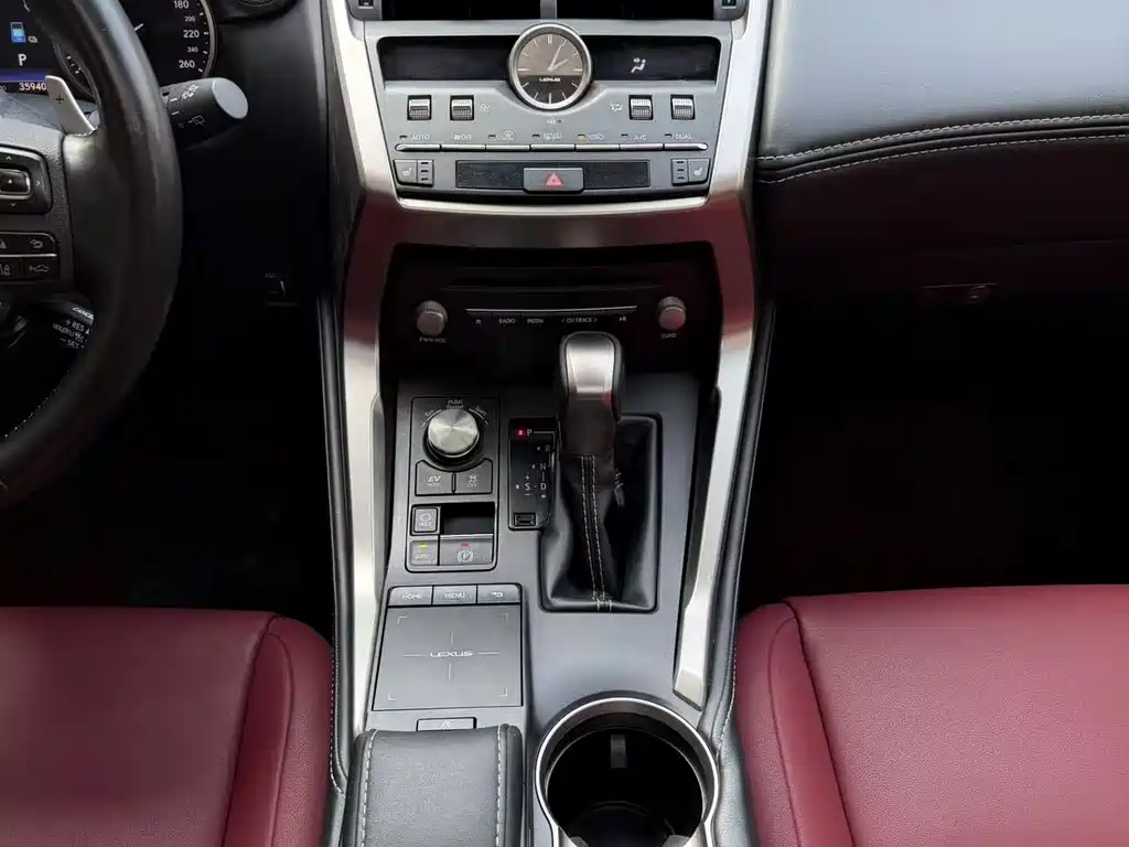 Lexus NX 2020 — фото 17