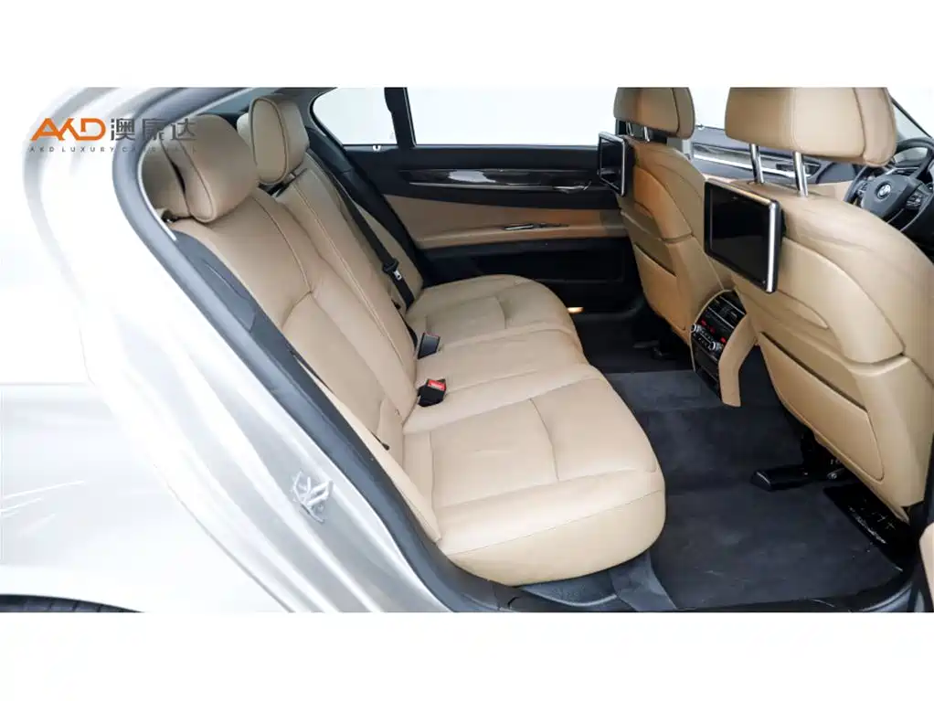 BMW 7 Series 2015 — фото 8