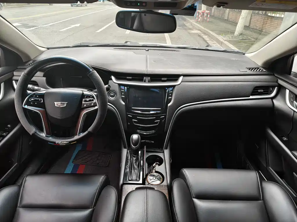 Cadillac XTS 2018 — фото 21