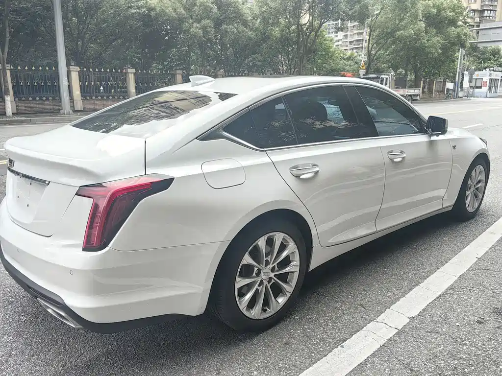 Cadillac CT5 2022 — фото 18