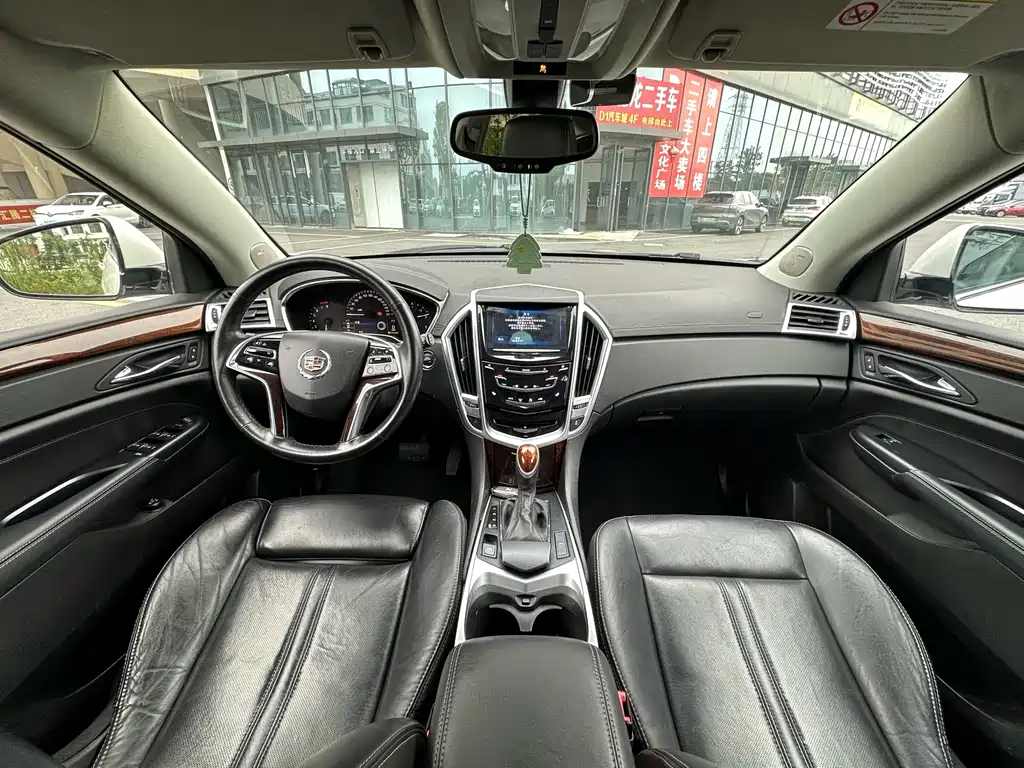 Cadillac SRX 2016 — фото 13