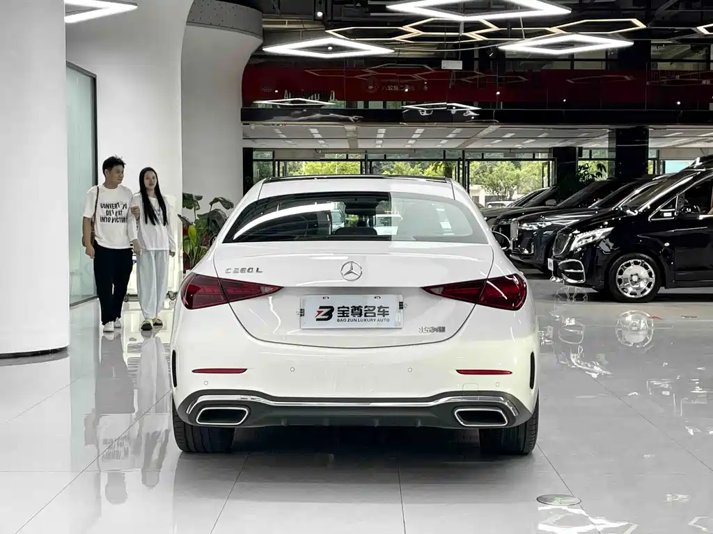 Mercedes-Benz C-Class 2024 — фото 12