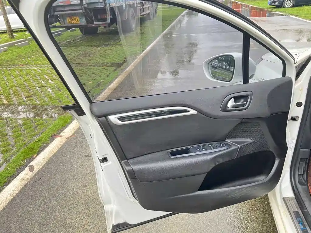 Citroen C4L 2013 — фото 10