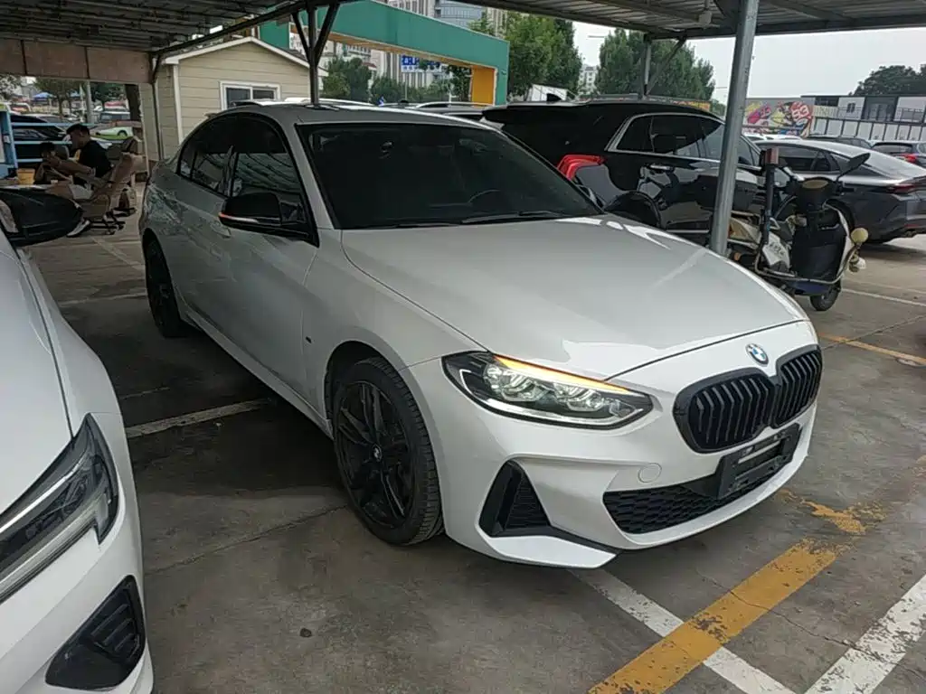 BMW 1 Series 2021