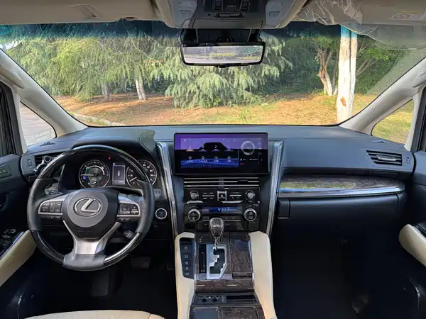 Toyota Vellfire 2023