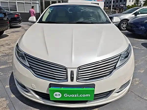 Lincoln MKZ 2015