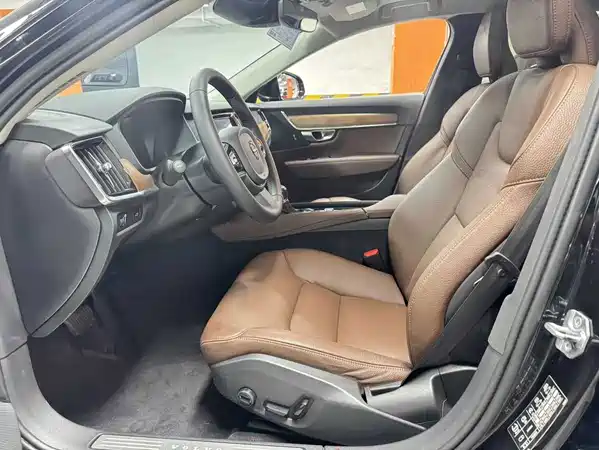 Volvo S90 2019