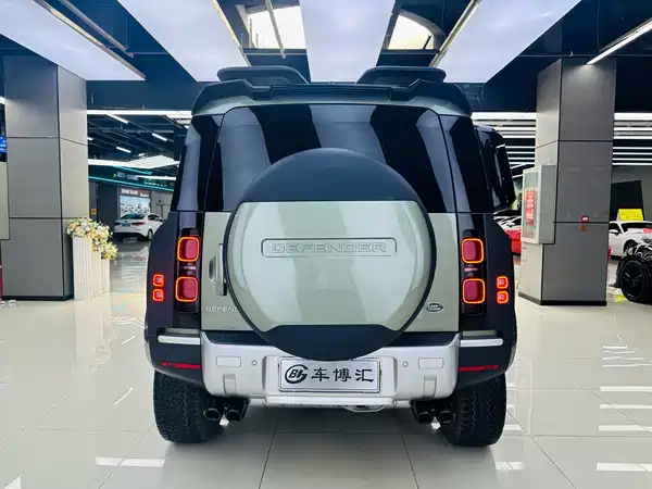 Land Rover Defender 2021