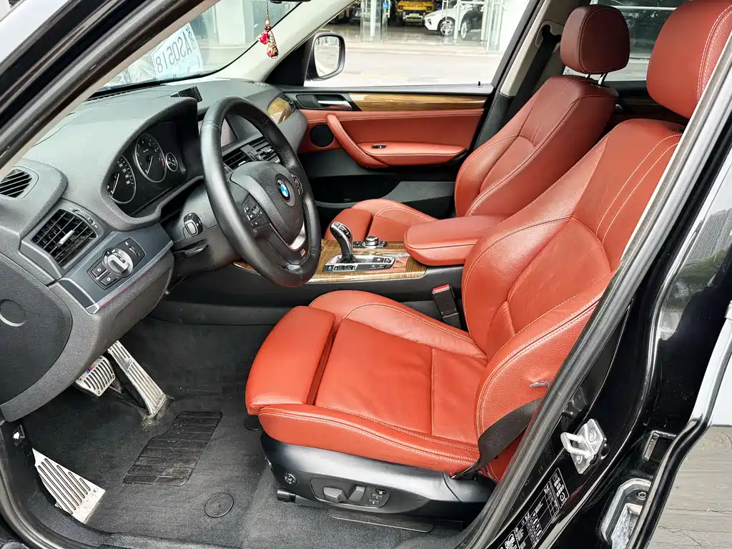 BMW X3 2012 — фото 11