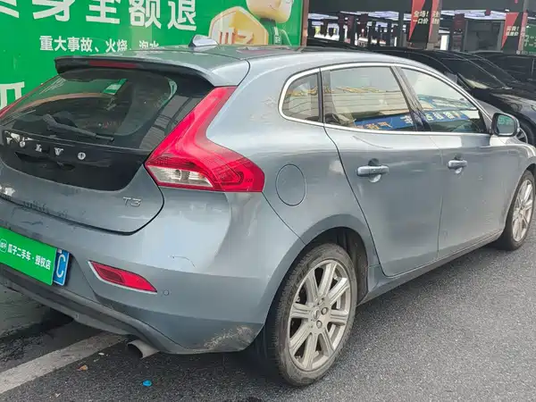 Volvo V40 2017