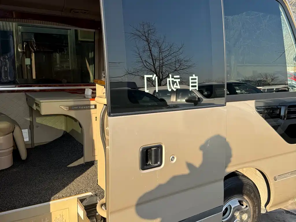 Toyota Coaster 2012 — фото 11