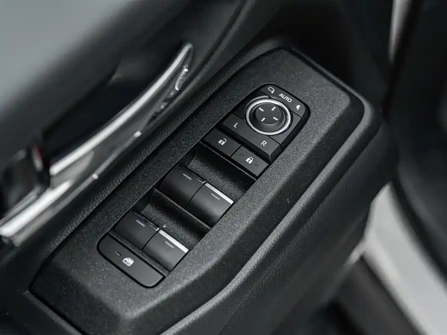 Toyota Prado 2025 — фото 15