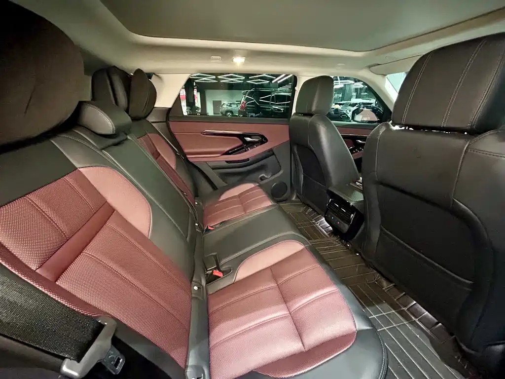 Land Rover Evoque 2023 — фото 34