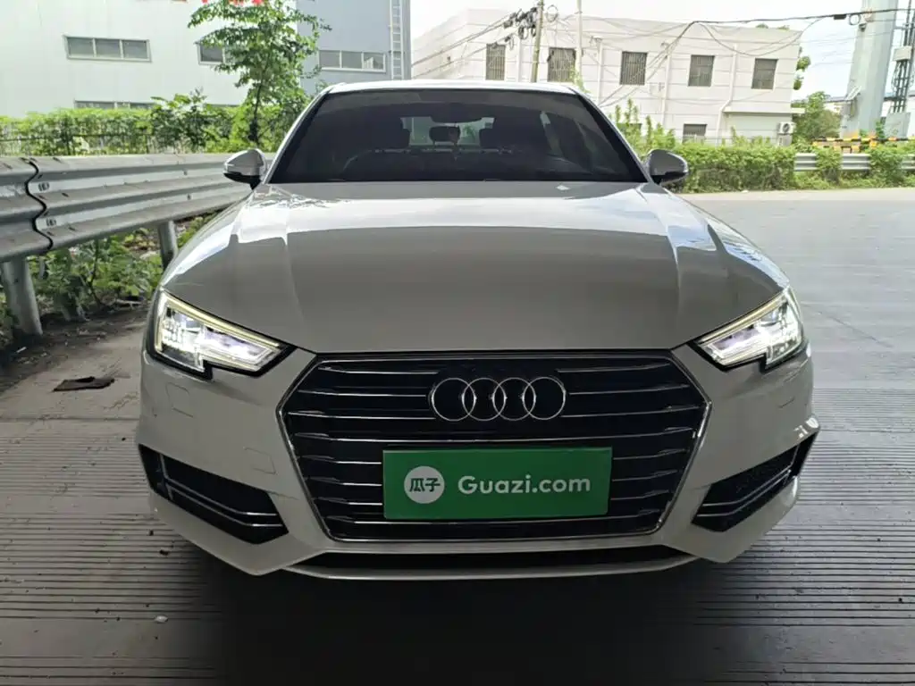 Audi A4L 2019