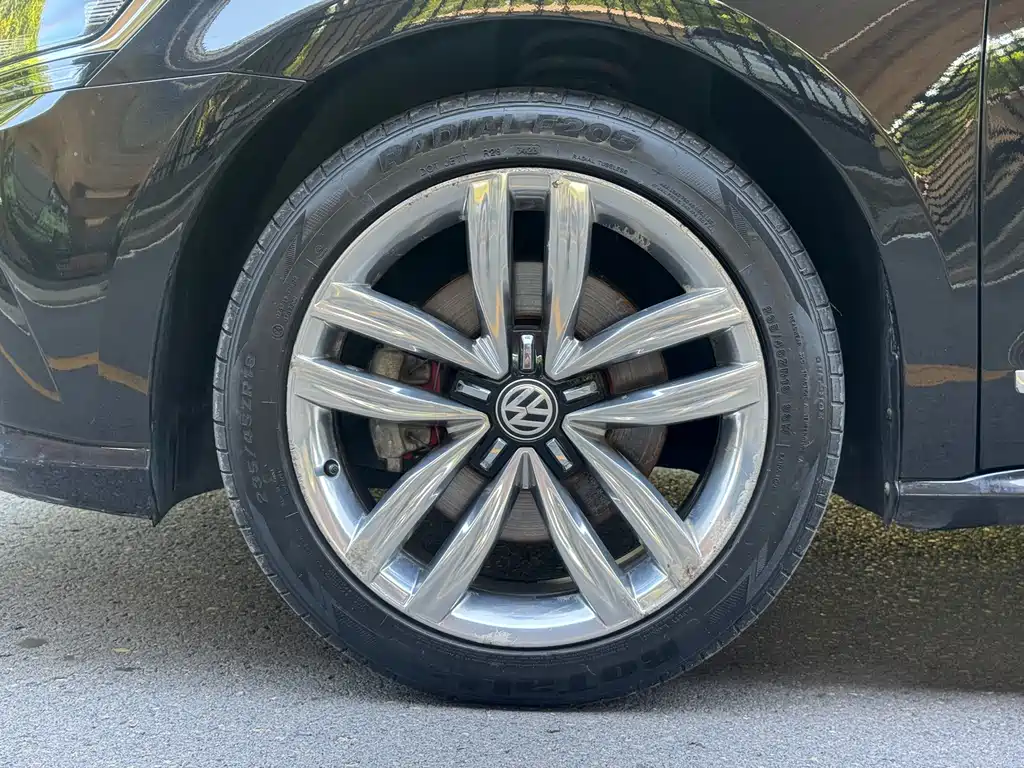 Volkswagen Passat 2018 — фото 15
