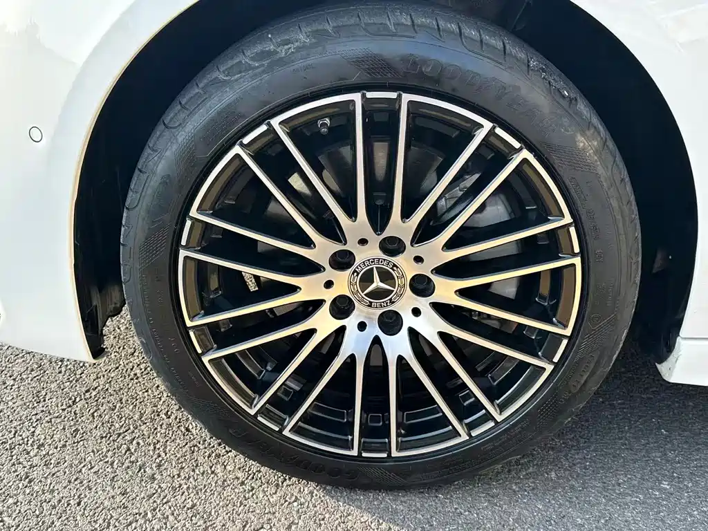 Mercedes-Benz C-Class 2023