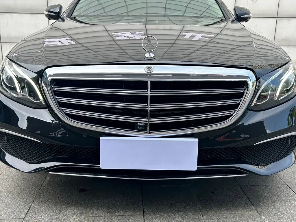Mercedes-Benz E-Class 2019 — фото 14