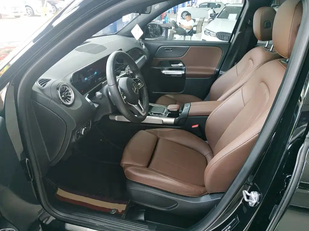 Mercedes-Benz GLB 2022 — фото 15
