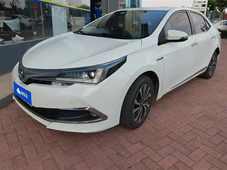 Toyota Corolla 2018 — фото 1