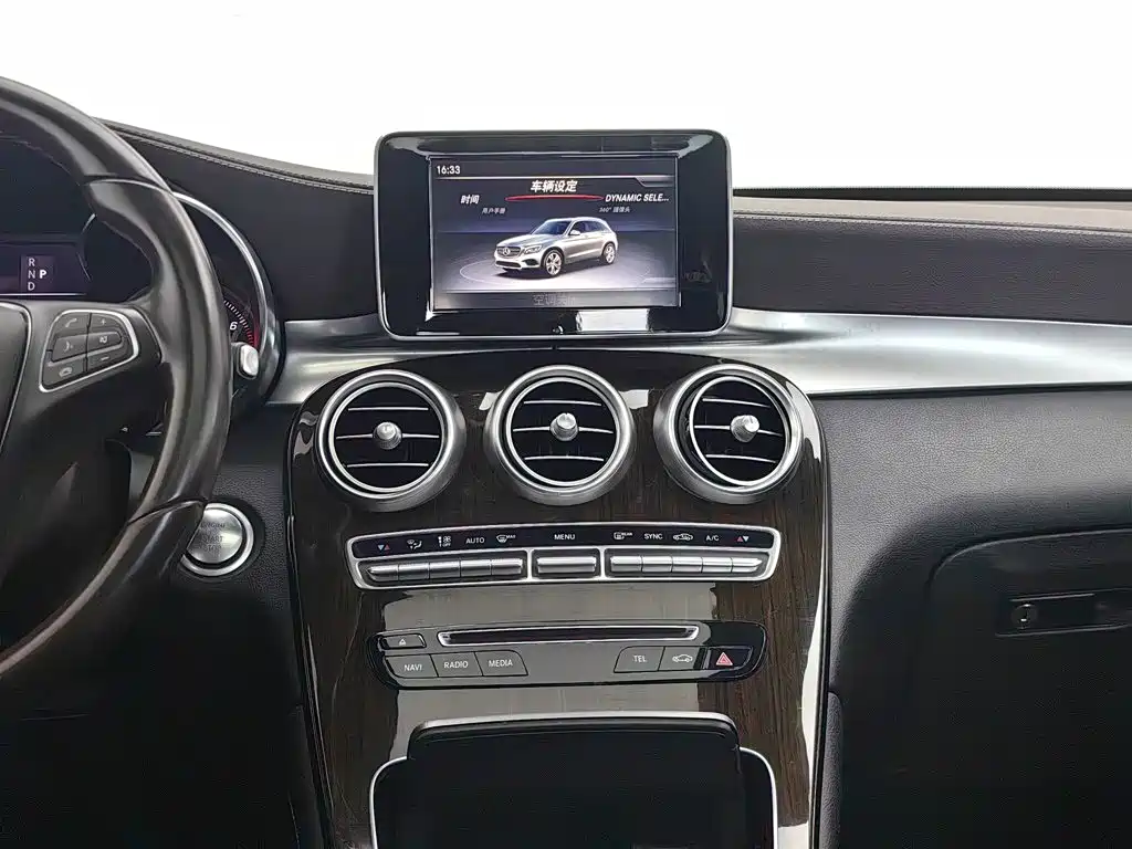 Mercedes-Benz GLC 2018 — фото 12