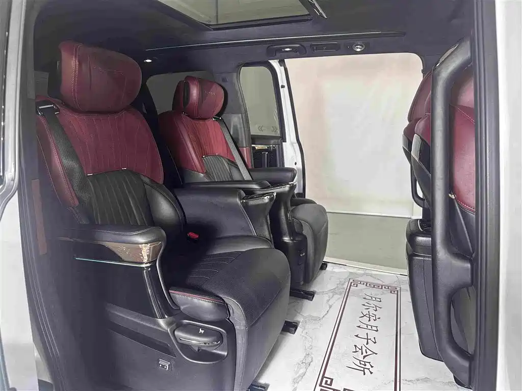 GAC Motor Trumpchi M8 2023 — фото 15