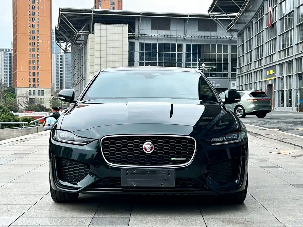 Jaguar XEL 2023 — фото 2