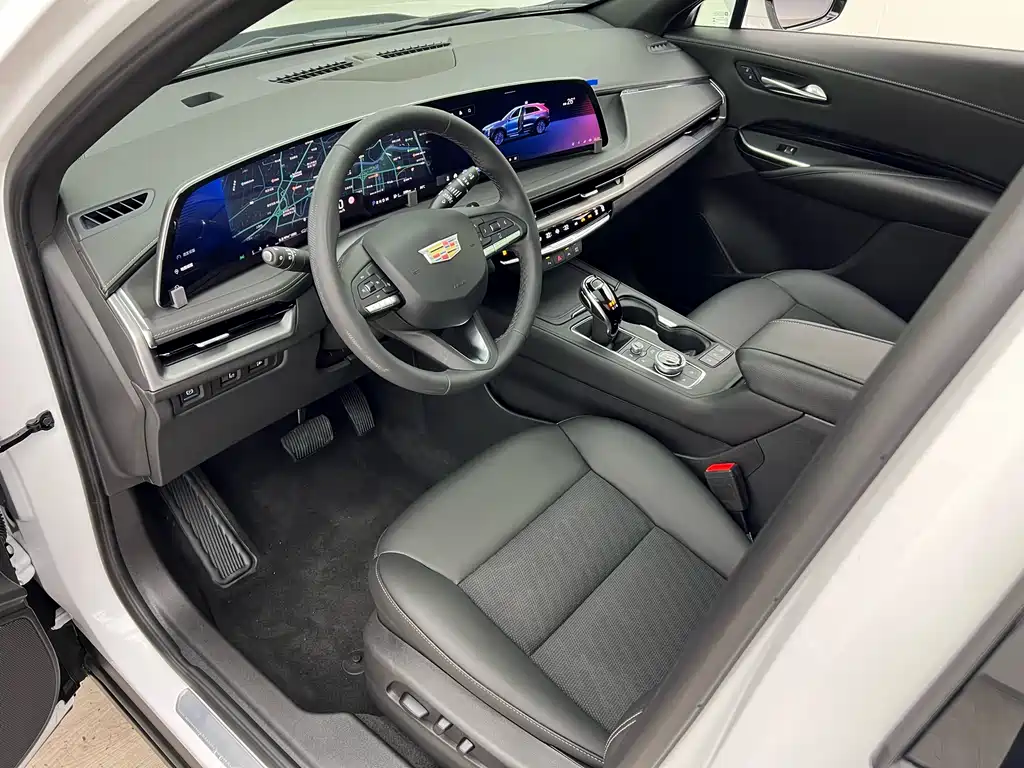 Cadillac XT4 2025 — фото 9