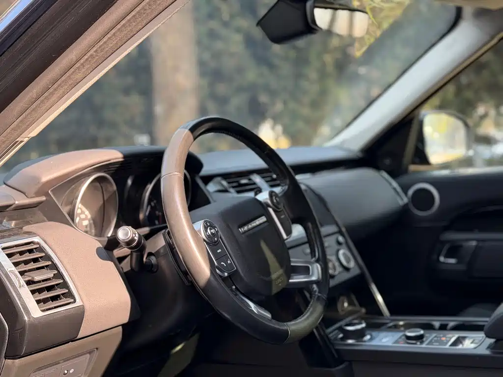 Land Rover Discovery 2018 — фото 4