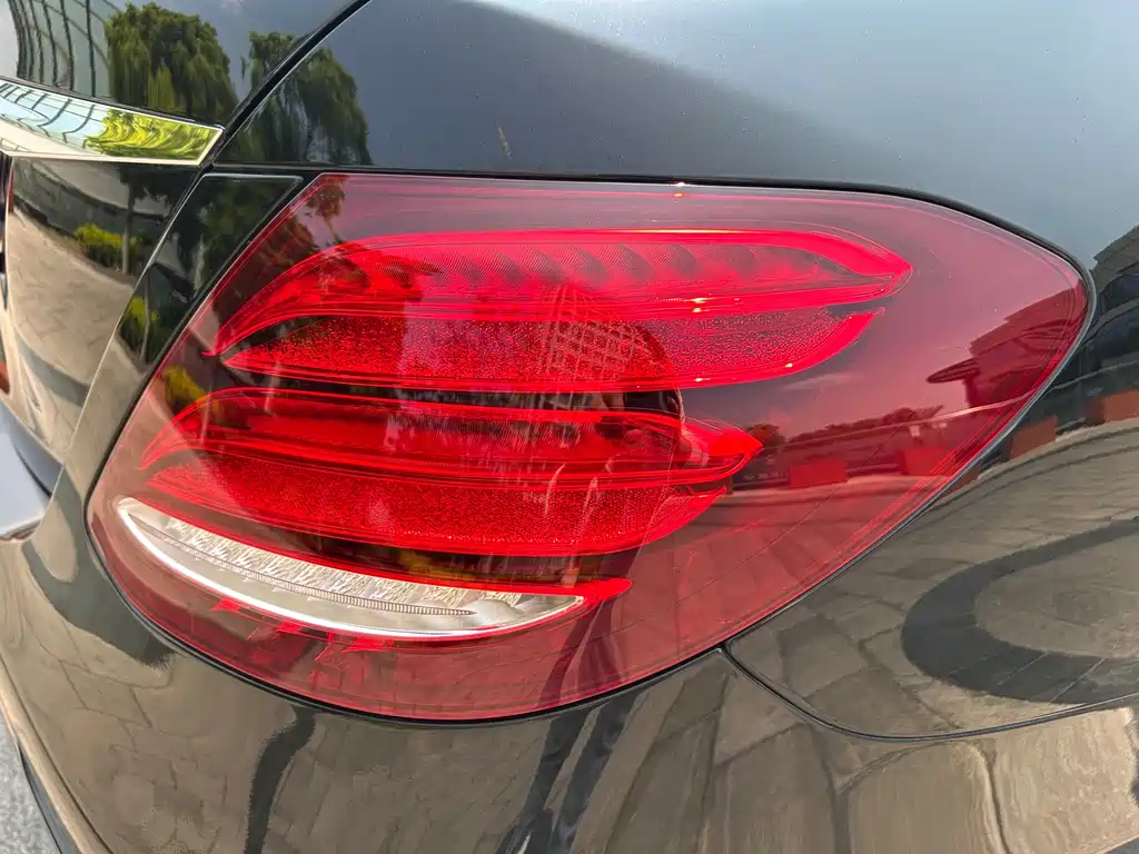 Mercedes-Benz E-Class 2020 — фото 13