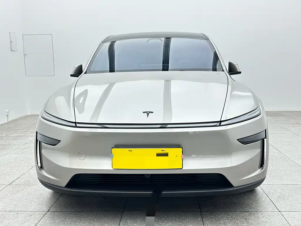 Tesla Model Y L 2025 — фото 2