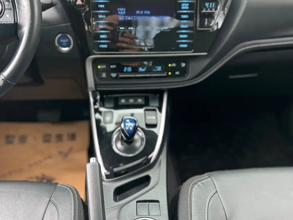 Toyota Corolla 2018 — фото 13