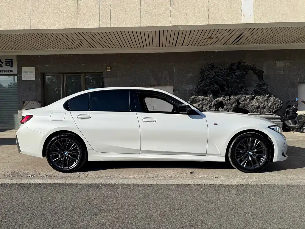 BMW 3 Series 2023