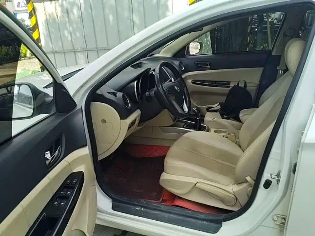 Changan Eado 2015 — фото 23