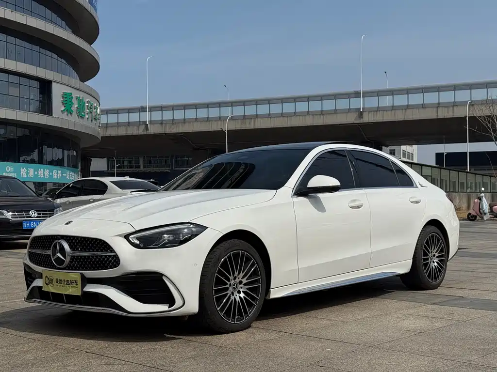 Mercedes-Benz C-Class 2023 — фото 1