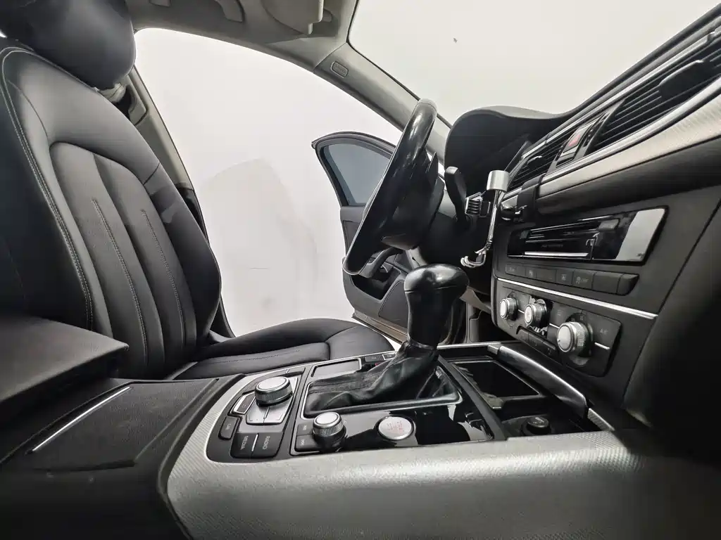 Audi A6L 2015 — фото 15