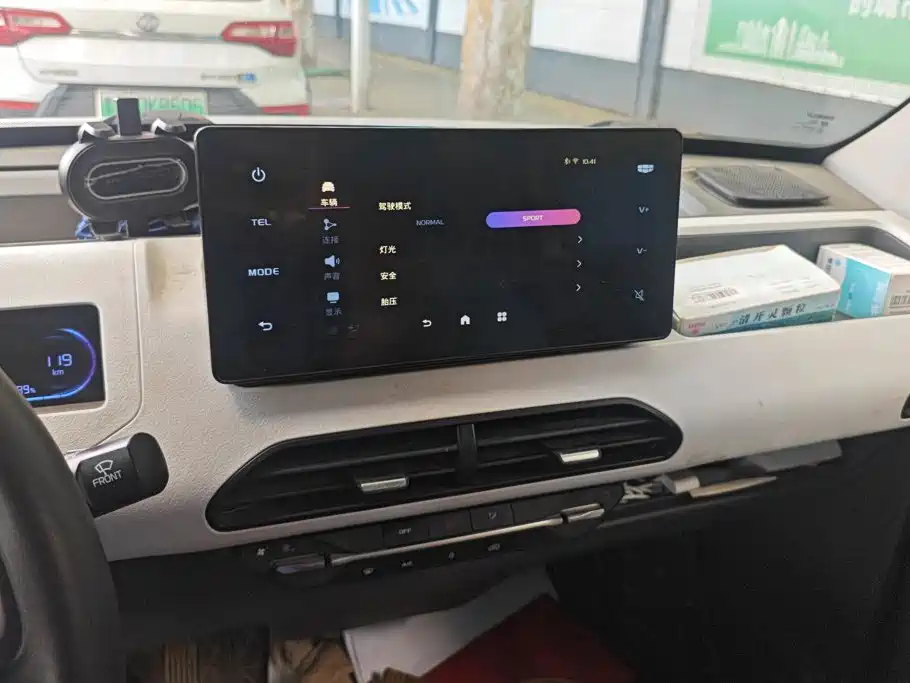Geely Galaxy Panda 2023 — фото 13