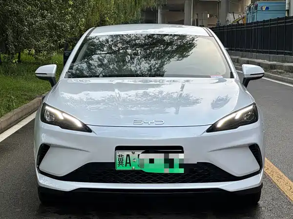 BYD Seal 05 DM-i 2025